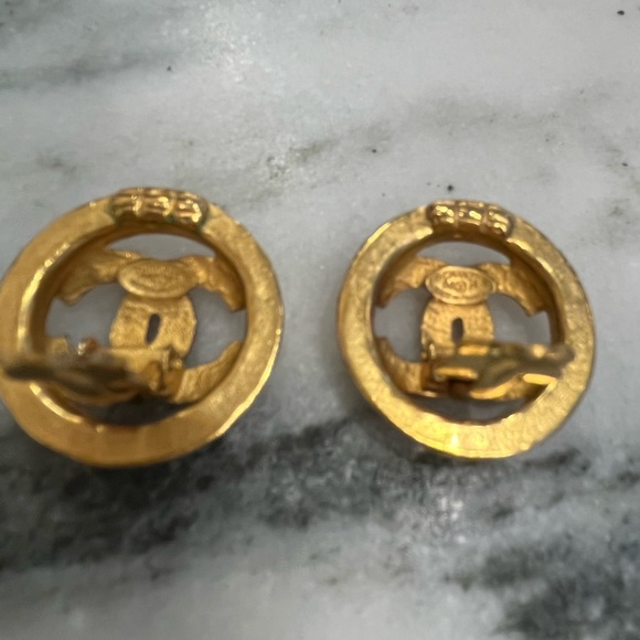 Chanel - Picture 5 of 8